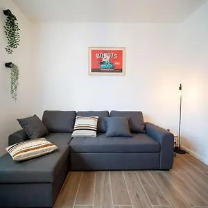 Fully Equiped Wifi Sleeps 6 Marseille